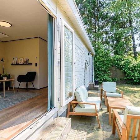 Chalet Met Eigen Tuin Aan De Veluwse Bosrand Putten Exteriér fotografie