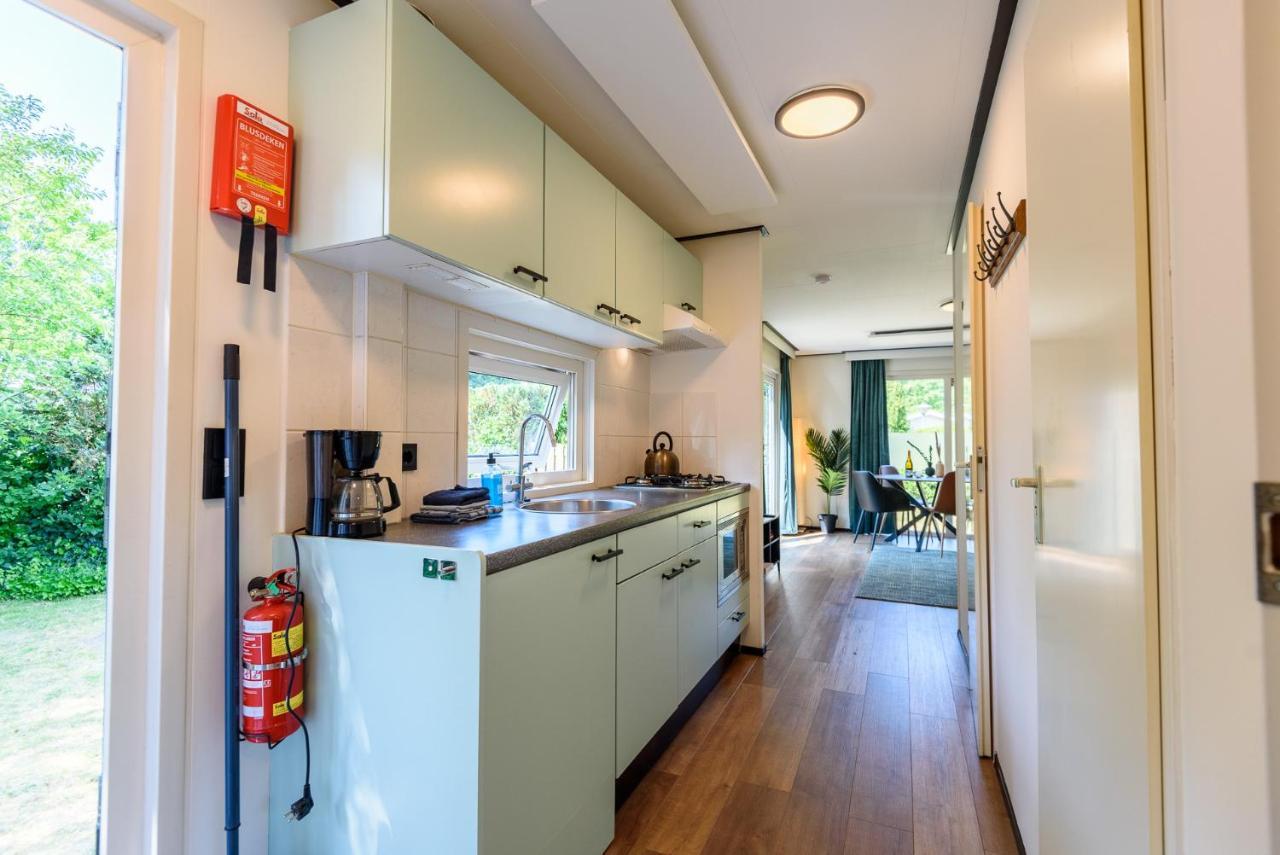 Chalet Met Eigen Tuin Aan De Veluwse Bosrand Putten Exteriér fotografie