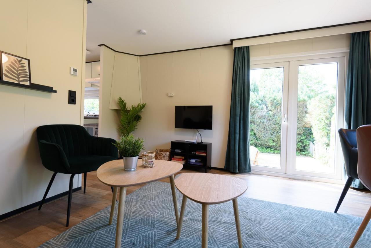 Chalet Met Eigen Tuin Aan De Veluwse Bosrand Putten Exteriér fotografie