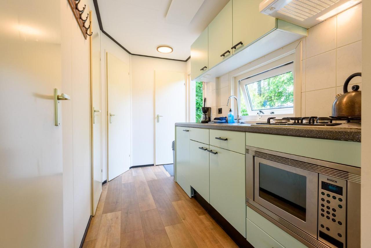 Chalet Met Eigen Tuin Aan De Veluwse Bosrand Putten Exteriér fotografie